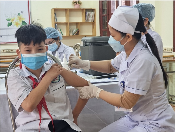 SÁNG 5/9:  NĂM HỌC MỚI BẮT ĐẦU, PHẢI ĐẨY MẠNH TIÊM VACCINE COVID-19 ĐỂ BẢO VỆ TRẺ KHI ĐẾN TRƯỜNG