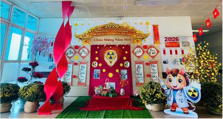 NGƯỜI BỆNH CÙNG VIẾT NÊN MÙA XUÂN  TẠI KHOA XẠ TRỊ & Y HỌC HẠT NHÂN