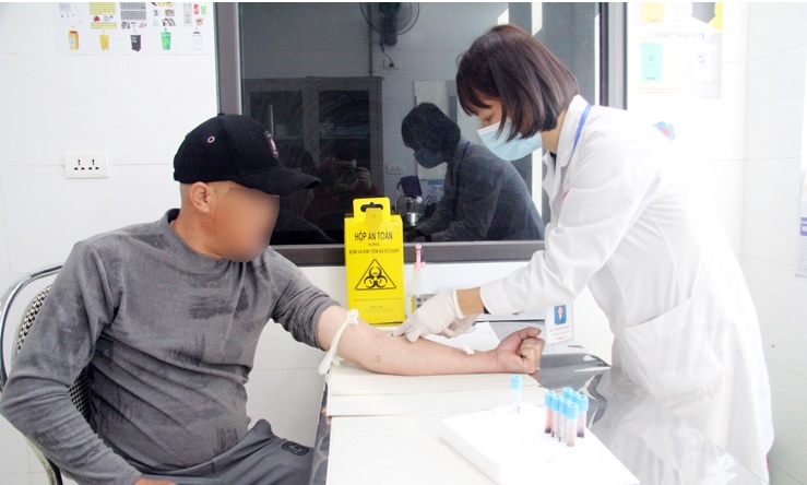 NHÂN NGÀY THẾ GIỚI PHÒNG, CHỐNG AIDS (1/12): NÂNG CAO HIỆU QUẢ ĐIỀU TRỊ, ĐẨY MẠNH TRUYỀN THÔNG