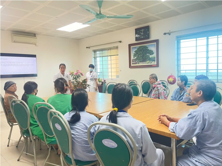 TRUYỀN THÔNG GIÁO DỤC SỨC KHOẺ  TẠI KHOA XẠ TRỊ - Y HỌC HẠT NHÂN  