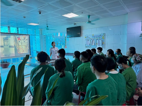 TRUYỀN THÔNG GIÁO DỤC SỨC KHỎE CHO NGƯỜI BỆNH – NHỊP CẦU GẮN KẾT YÊU THƯƠNG VÀ KIẾN THỨC Y KHOA TẠI  KHOA PHẪU THUẬT THẦN KINH LỒNG NGỰC