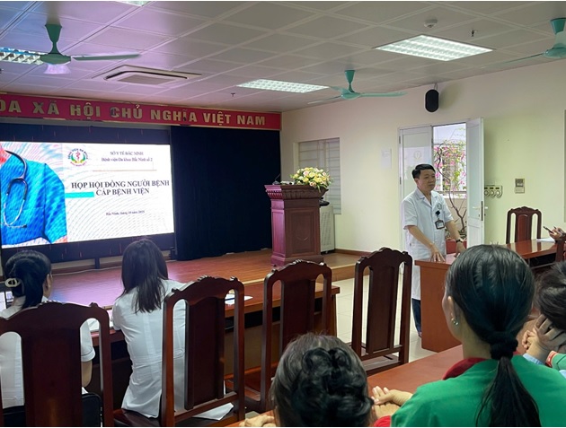 HỌP HỘI ĐỒNG NGƯỜI BỆNH CẤP BỆNH VIỆN Lắng nghe người bệnh – Không ngừng nâng cao chất lượng phục vụ