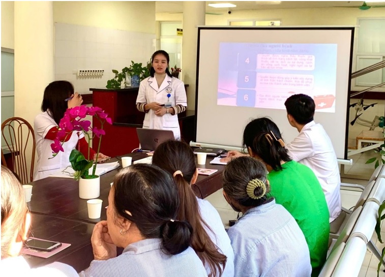 HỌP HỘI ĐỒNG NGƯỜI BỆNH THÁNG 11/2025  TẠI KHOA PHỤC HỒI CHỨC NĂNG