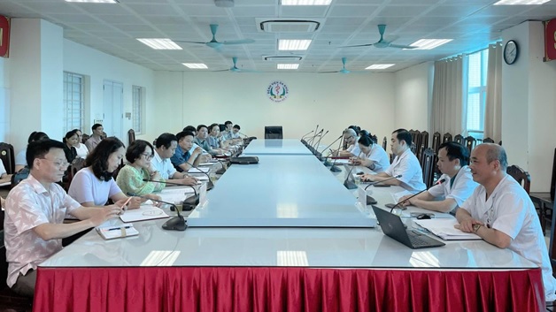 TRIỂN KHAI THỰC HIỆN KẾ HOẠCH KHÁM SÀNG LỌC SỨC KHỎE CHO NGƯỜI DÂN TRÊN ĐỊA BÀN 05 PHƯỜNG