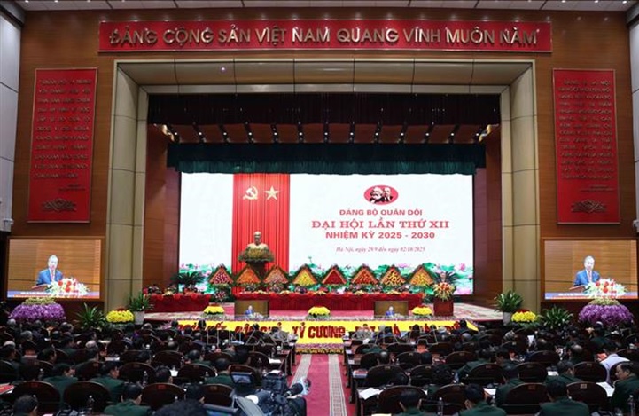 BÀI VIẾT CỦA TỔNG BÍ THƯ TÔ LÂM: QUÂN ĐỘI NHÂN DÂN VỮNG BƯỚC DƯỚI CỜ ĐẢNG QUANG VINH