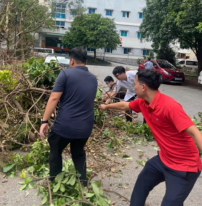 ĐOÀN THANH NIÊN RA QUÂN DỌN DẸP, KHẮC PHỤC HẬU QUẢ SAU BÃO YAGI. HƯỞNG ỨNG CHIẾN DỊCH LÀM THẾ GIỚI SẠCH HƠN