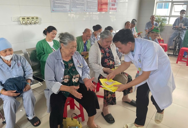 TRUYỀN THÔNG GIÁO DỤC SỨC KHỎE  VỀ BỆNH ĐÁI THÁO ĐƯỜNG TẠI KHOA NỘI TIẾT CƠ XƯƠNG KHỚP