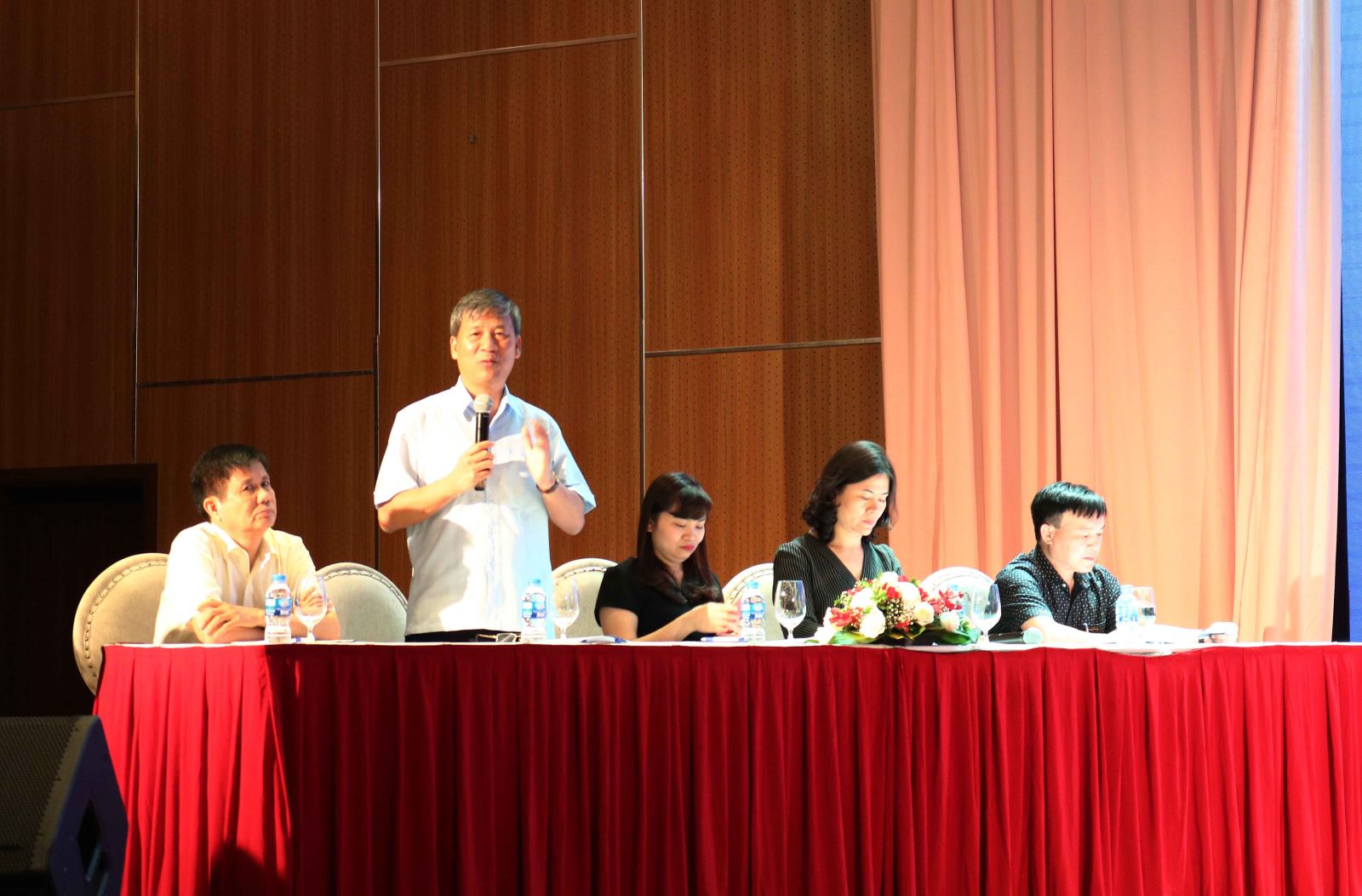 GS. TS Nguyễn Anh Trí, Nguyên Viện trưởng Viện Huyết học  Truyền máu Trung ương chủ trì Hội nghị